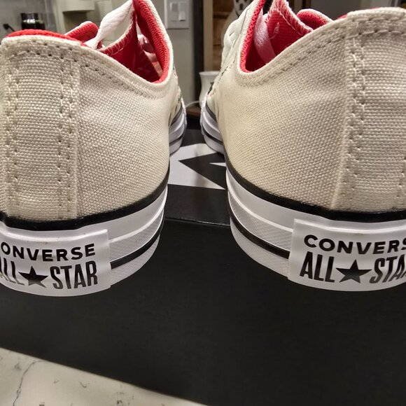 Converse Chuck Taylor All Star Strawberries Shoes (A14933C) Women's Size 8 NEW - Picture 6 of 15